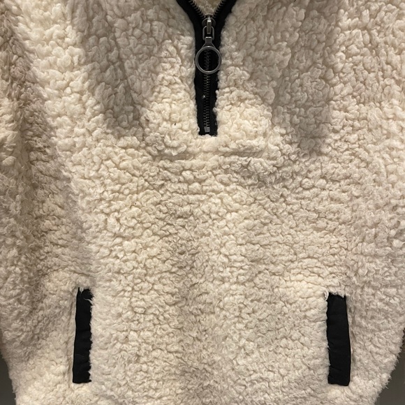 “Wubby” Pullover - Picture 3 of 4